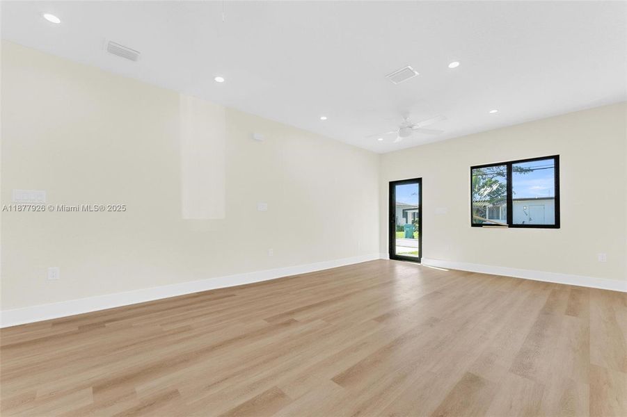 Spacious, unfurnished interior of a new home in , Miami (Image 11).
