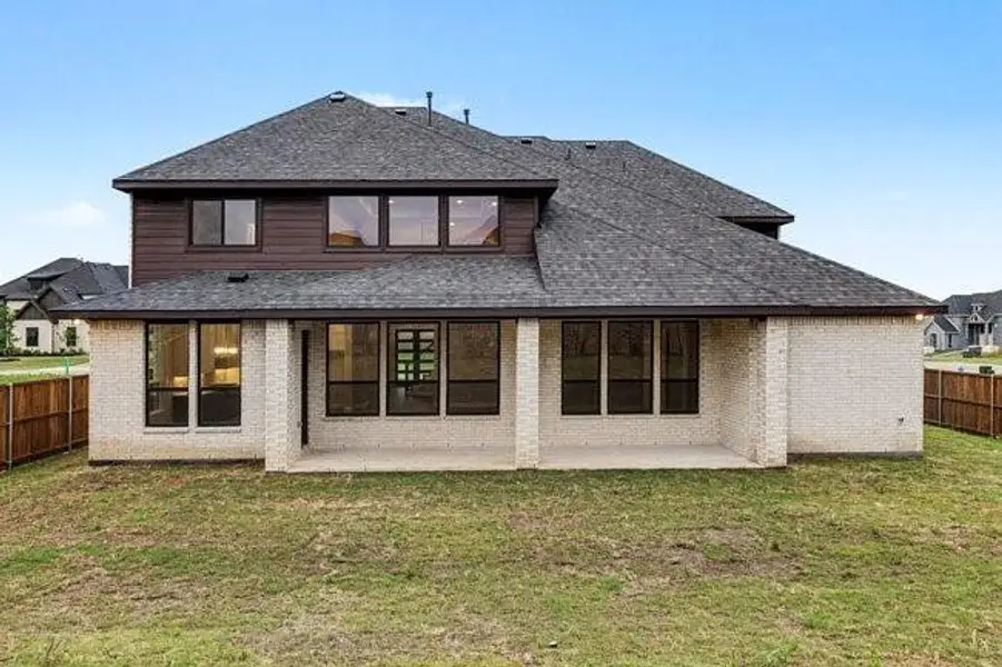 Exterior details and patio area of a home in , Prosper (Image 4).