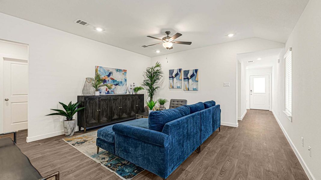 Representative furnished interior of a home built from the Diana by D.R. Horton in Holly Ridge, Rosenberg (Image 6).