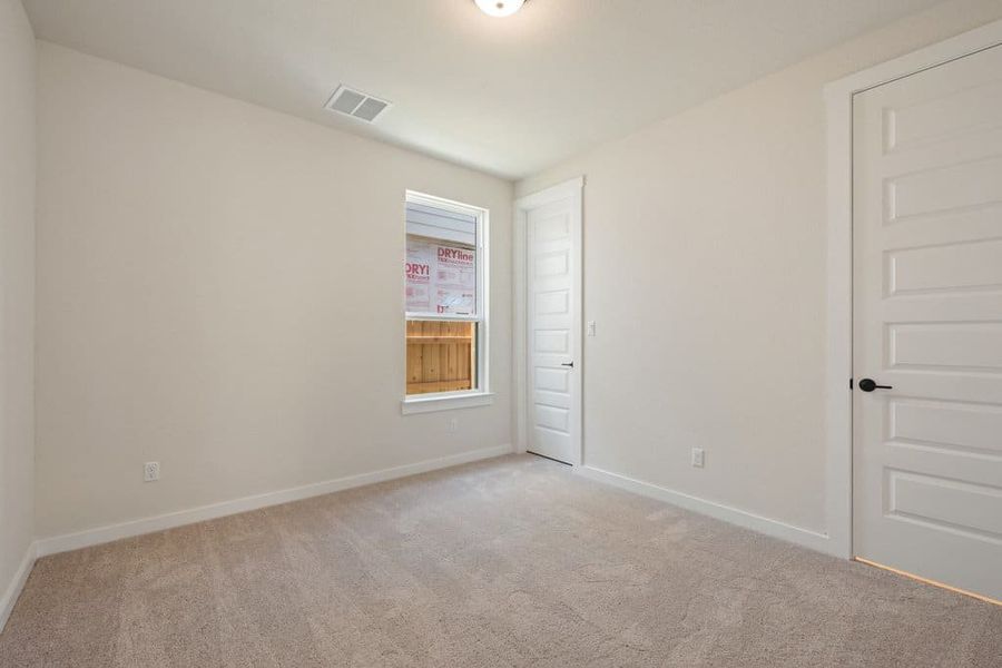 Spacious, unfurnished interior of a new home in Lariat, Liberty Hill (Image 45).