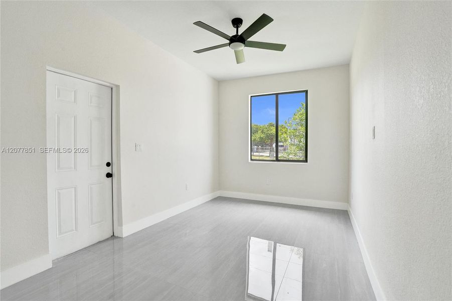 Spacious, unfurnished interior of a new home in , Dania Beach (Image 13).
