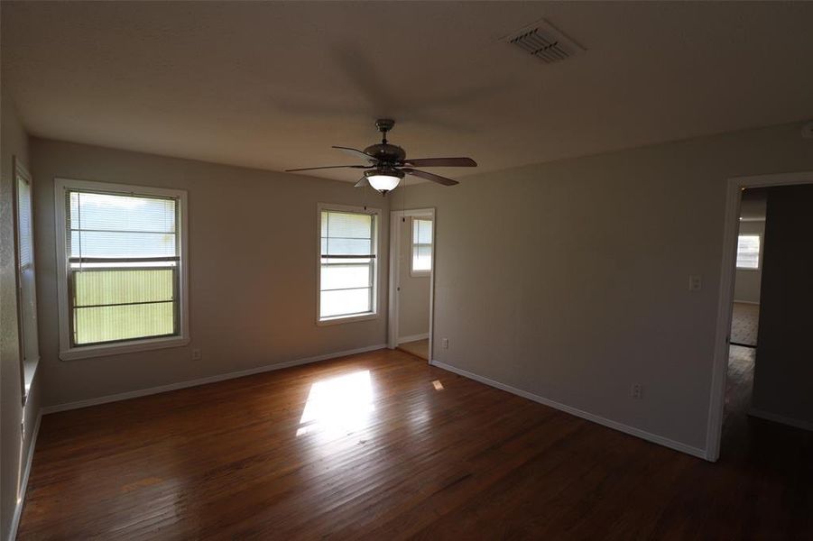 Spacious, unfurnished interior of a new home in , Brownwood (Image 17).