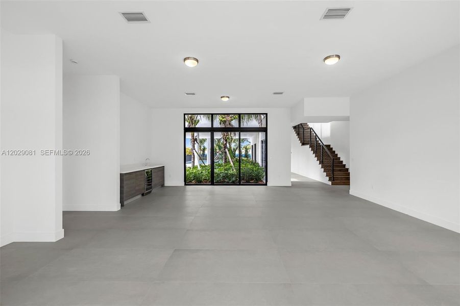 Spacious, unfurnished interior of a new home in , Weston (Image 17).