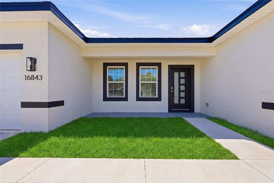 Exterior details and patio area of a home in , Ocala (Image 3).