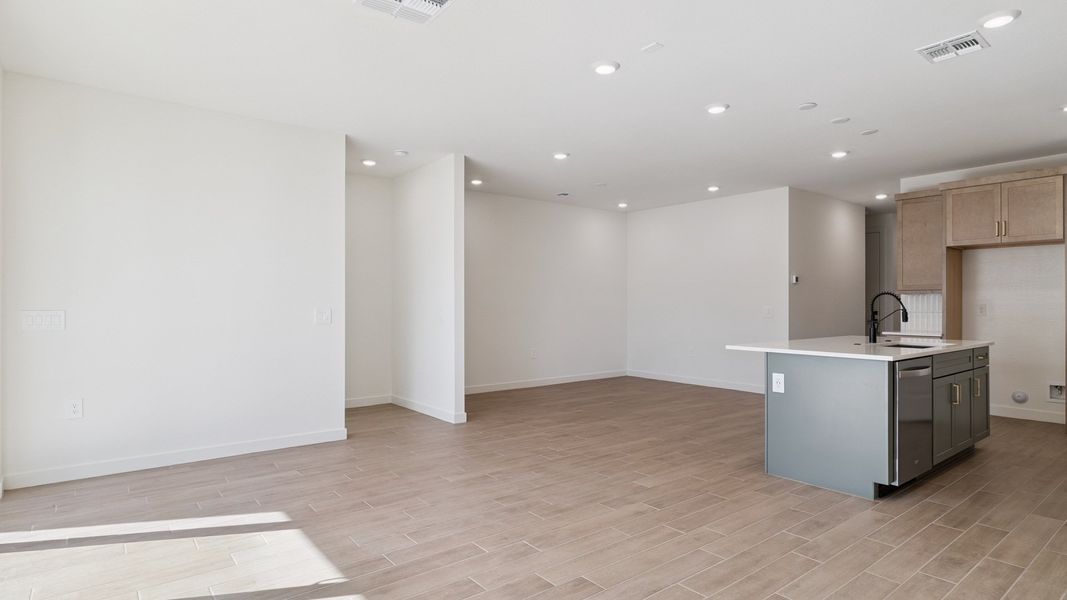Spacious, unfurnished interior of a new home in The Ridge at Stone Butte, Phoenix (Image 16). Spacious, unfurnished interior of a new home in The Ridge at Stone Butte, Phoenix (Image 16).