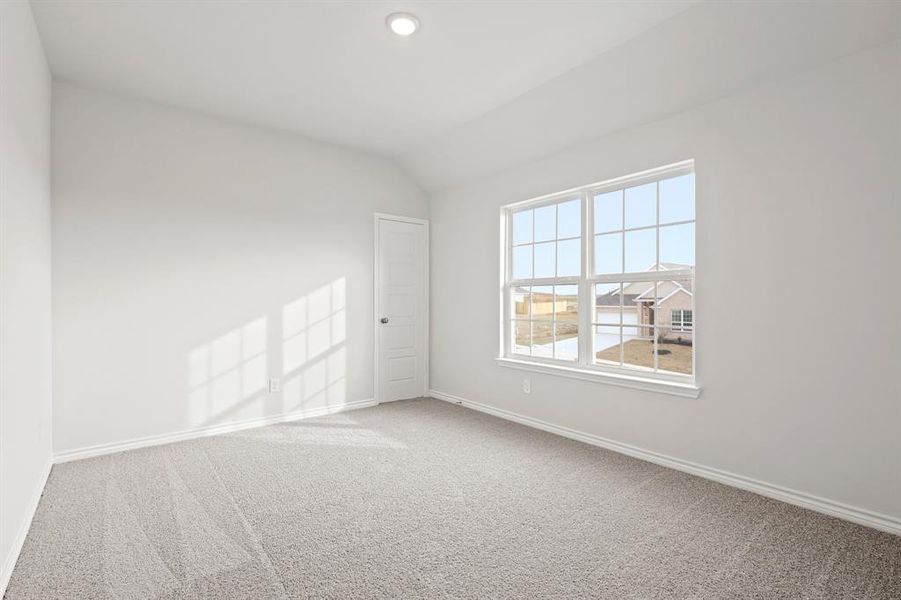 Spacious, unfurnished interior of a new home in Rocky Creek Crossing, Fort Worth (Image 23).