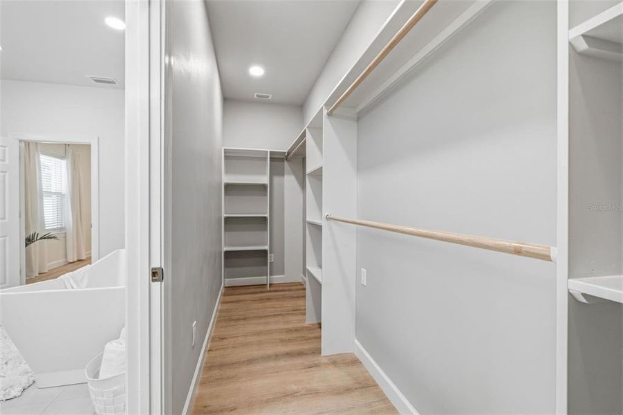 Spacious, unfurnished interior of a new home in , St. Petersburg (Image 23).