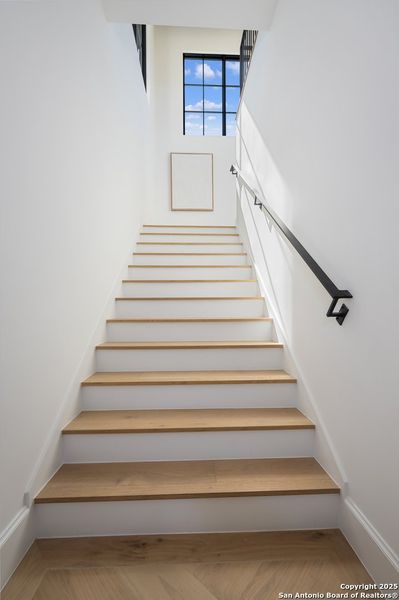 Spacious, unfurnished interior of a new home in , San Antonio (Image 21).