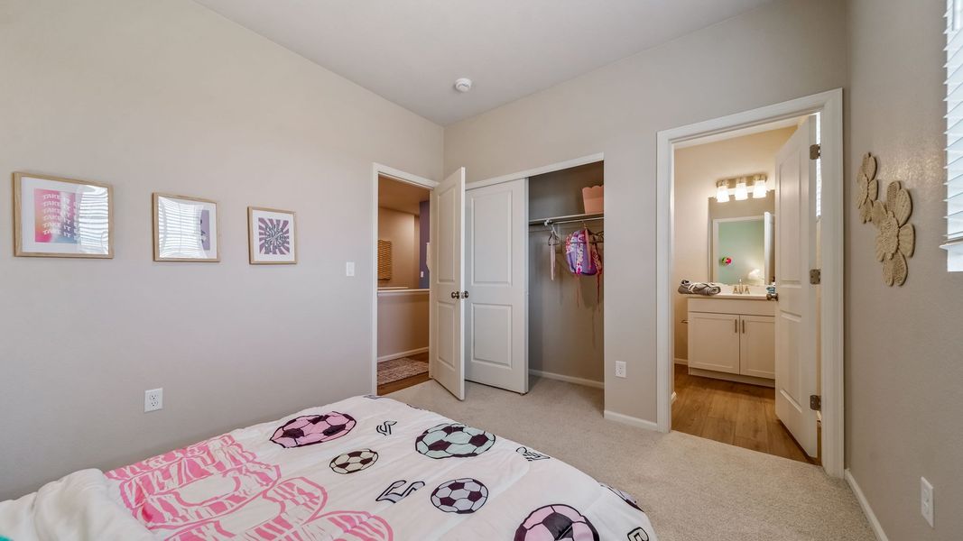Furnished interior view inside a new home in Thompson River Ranch, Johnstown (Image 33).