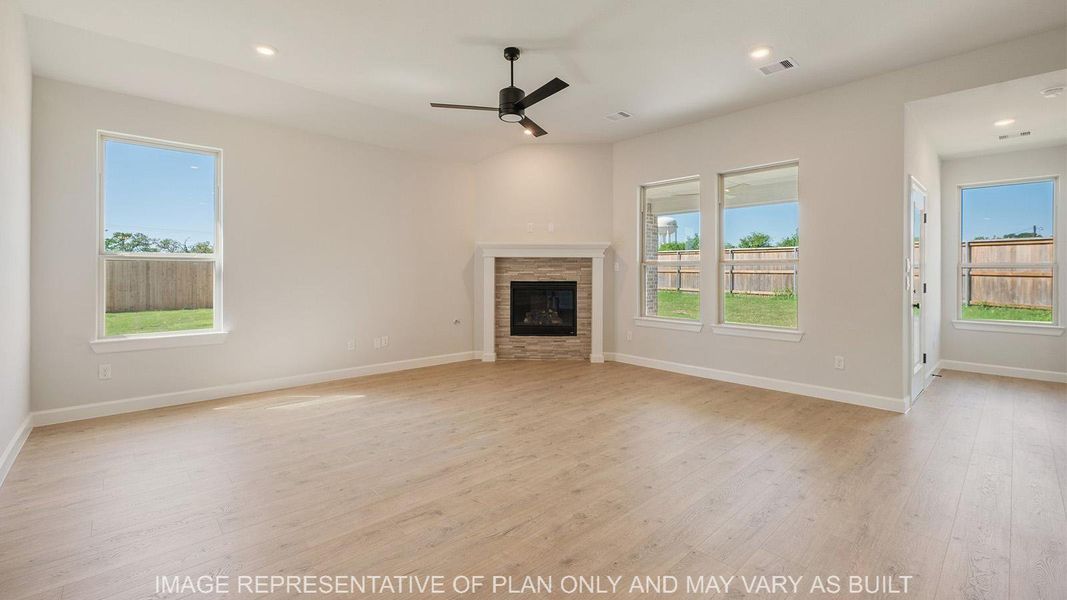 Spacious, unfurnished interior of a new home in Wellborn Settlement, College Station (Image 14).
