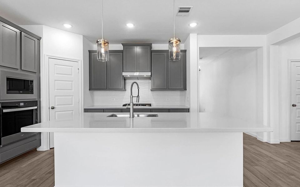 Representative furnished interior of a home built from the Oberlin by Brookfield Residential in 50' Traditional Homes at Elyson, Katy (Image 5).