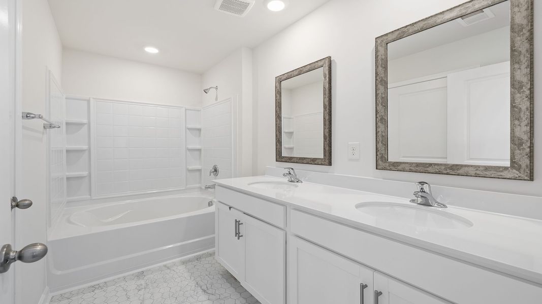 Representative furnished interior of a home built from the SALEM by D.R. Horton in Woodglen, Piedmont (Image 11). Representative furnished interior of a home built from the SALEM by D.R. Horton in Woodglen, Piedmont (Image 11).