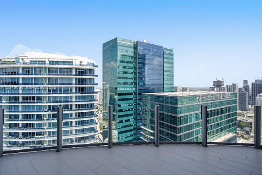 Condo located in Miami, FL showcasing its design and architecture (Image 31).