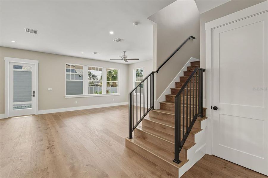 Spacious, unfurnished interior of a new home in , St. Petersburg (Image 45).