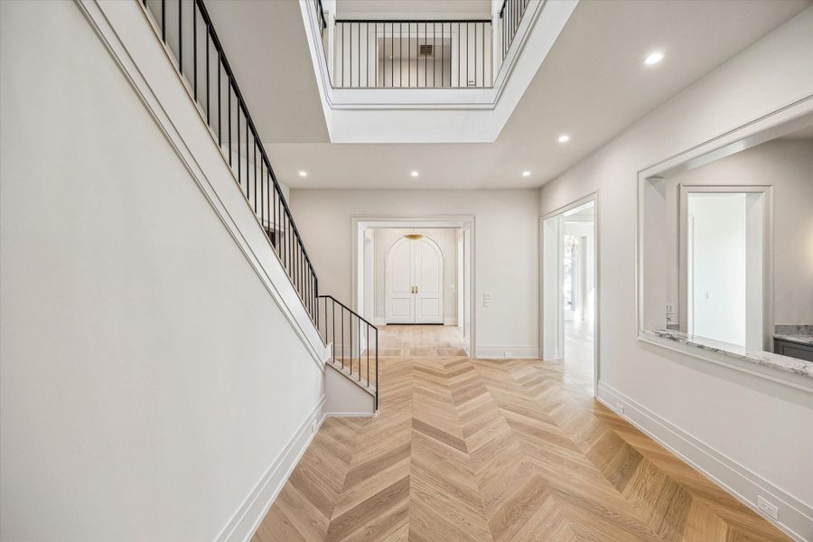 Spacious, unfurnished interior of a new home in , Houston (Image 40).