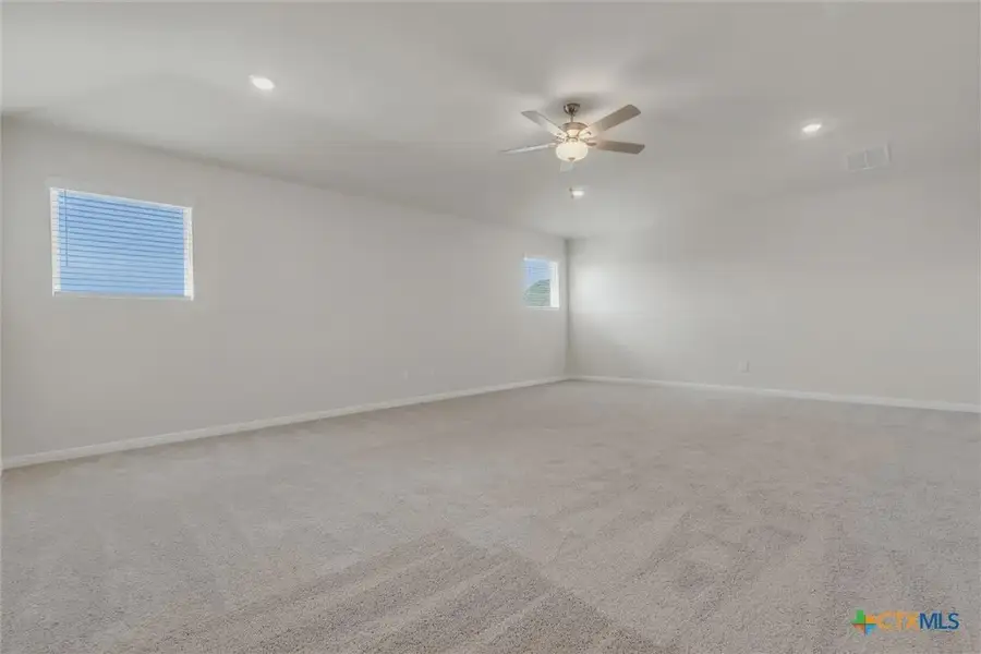 Representative unfurnished interior of a home built from the CHESEAPEAKE 3419SMR3CG by Saratoga Homes in Heritage Oaks, Killeen (Image 34). Representative unfurnished interior of a home built from the CHESEAPEAKE 3419SMR3CG by Saratoga Homes in Heritage Oaks, Killeen (Image 34).