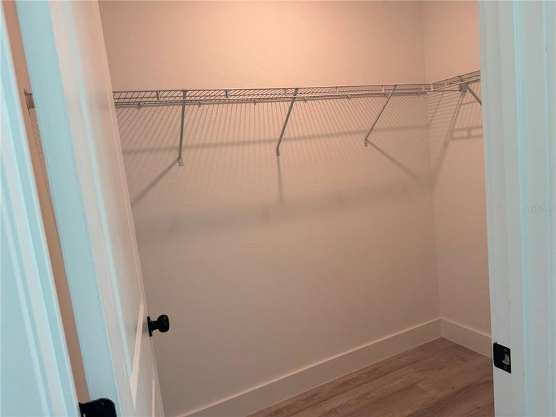 Spacious, unfurnished interior of a new home in , Dunnellon (Image 9).