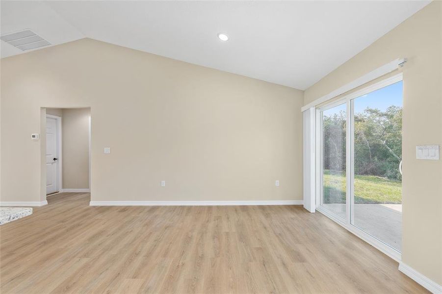 Spacious, unfurnished interior of a new home in , Ocala (Image 61).