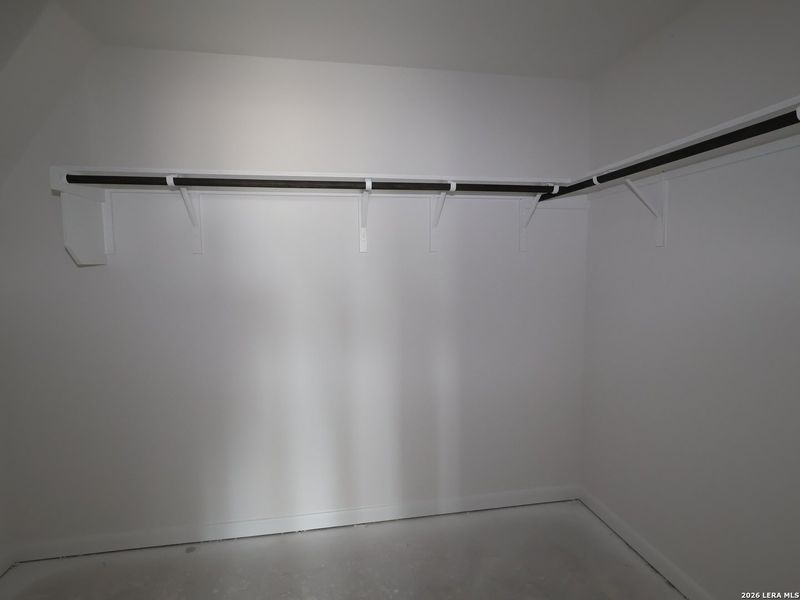 Spacious, unfurnished interior of a new home in Meadows at Clear Springs, New Braunfels (Image 13).