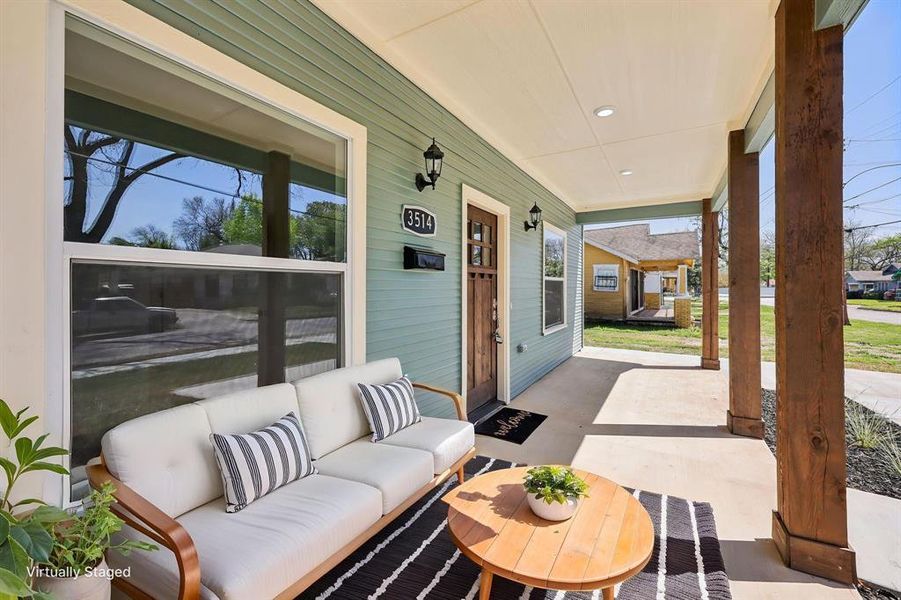 Exterior details and patio area of a home in , Dallas (Image 3).