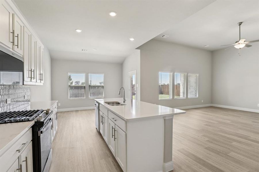 Photo is not of the actual home, but is an inspirational photo of builder’s model home and may depict options, furnishings, and/or decorator features that are not included. Photo is not of the actual home, but is an inspirational photo of builder’s model home and may depict options, furnishings, and/or decorator features that are not included.