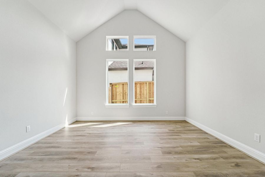 Spacious, unfurnished interior of a new home in Evergreen 70', Conroe (Image 17).