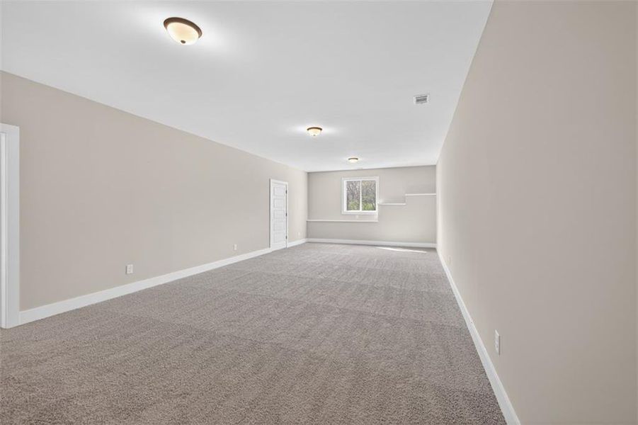 Spacious, unfurnished interior of a new home in , Bethlehem (Image 16).
