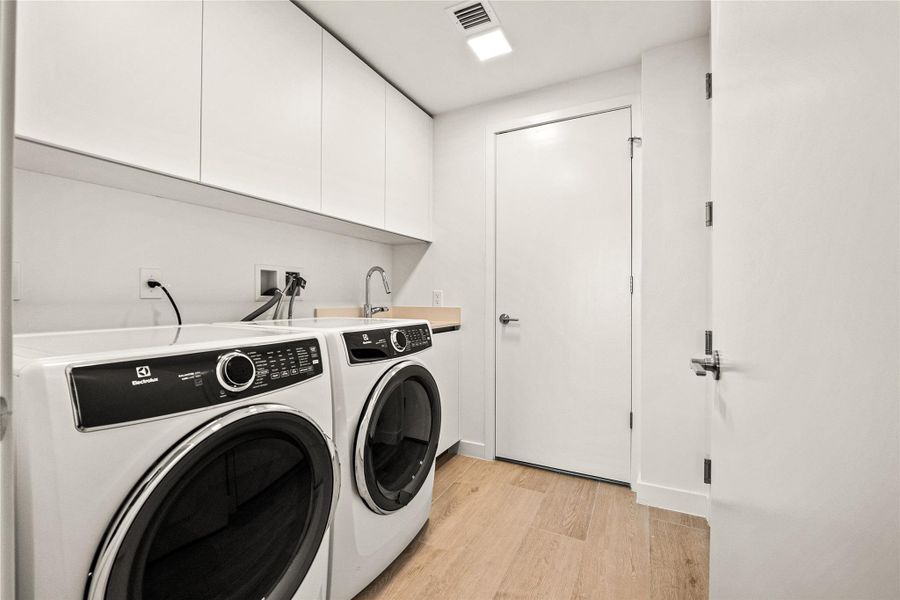 Image 43 of a home in .