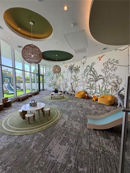 Community amenities in Aria Reserve, Miami (Image 15).