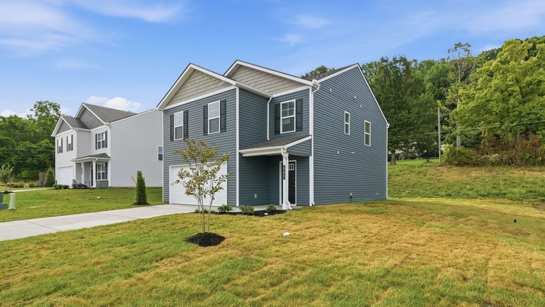 Front exterior of a new home in Oak Hill, Vonore, TN, highlighting curb appeal (Image 2).