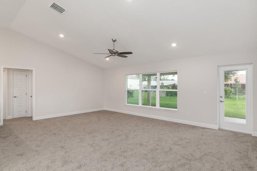 Spacious, unfurnished interior of a new home in Gatlin, Port St. Lucie (Image 21).