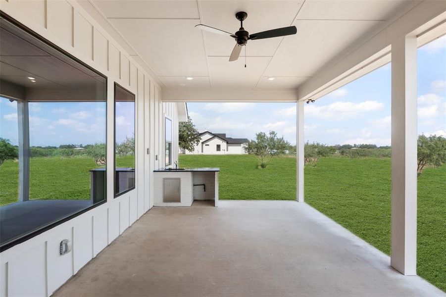 Exterior details and patio area of a home in , Temple (Image 4).