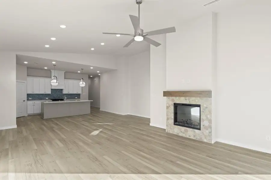 14_16. 1707 Morningside - Family (2)