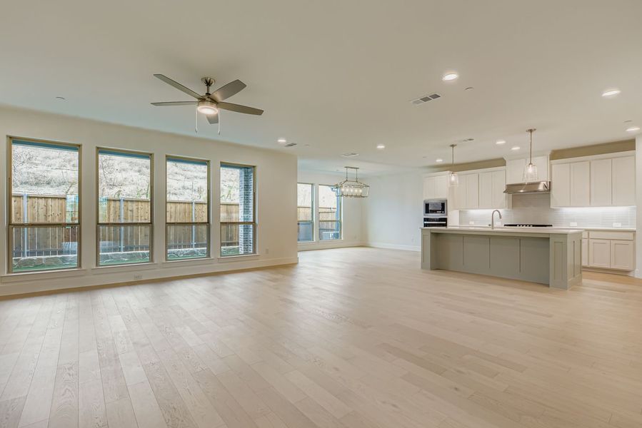 3529 Kings - Living Area 3529 Kings - Living Area