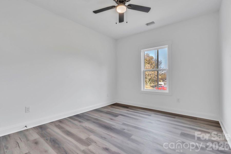 Spacious, unfurnished interior of a new home in , Greenville (Image 10).