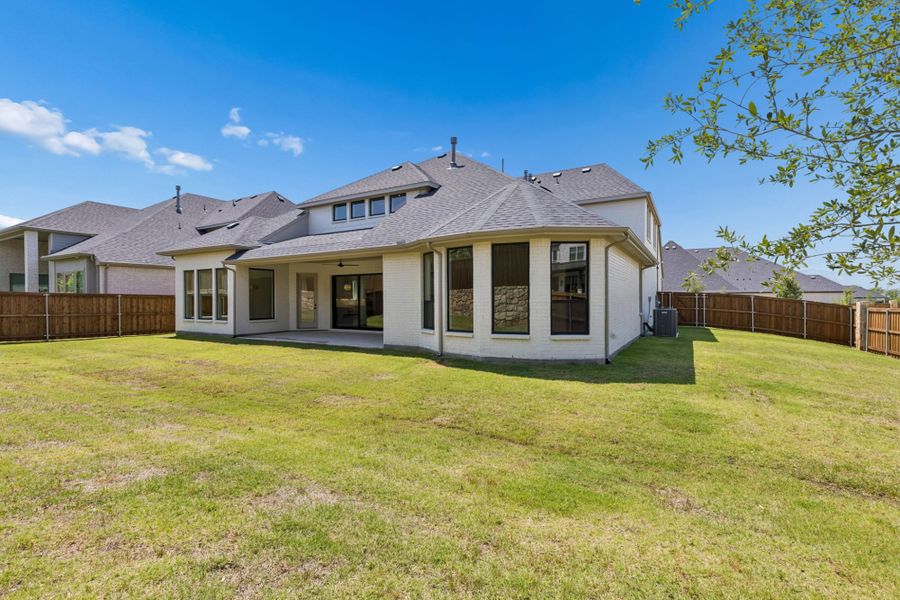 Exterior details and patio area of a home in StarView, Prosper (Image 31).