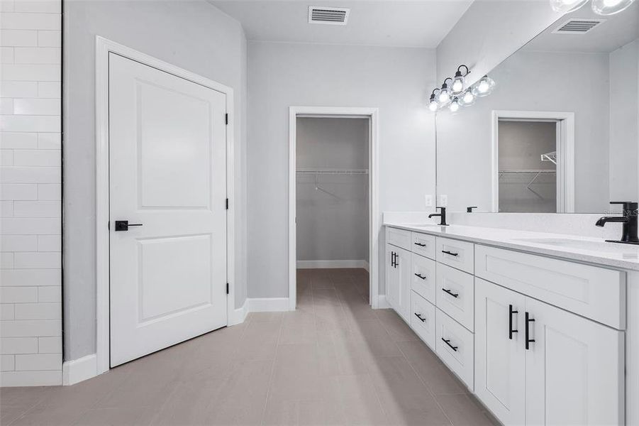 Furnished interior view inside a new home in Grand Oaks, Gainesville (Image 9).