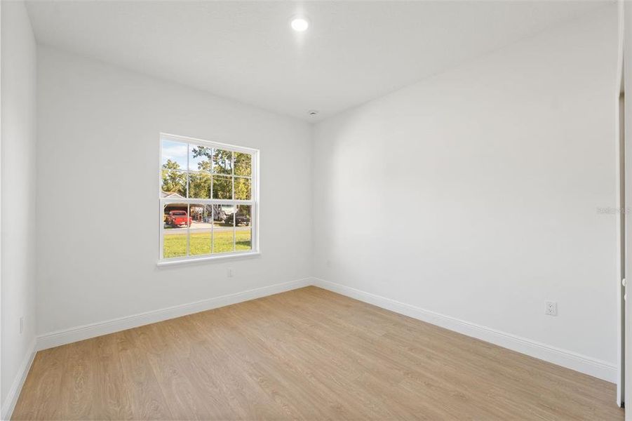 Spacious, unfurnished interior of a new home in , Ocala (Image 29).