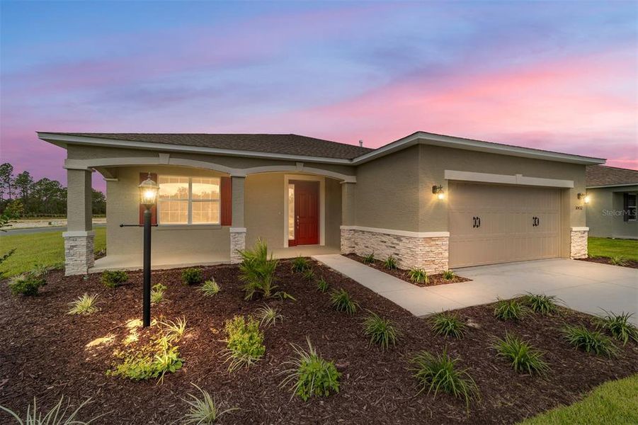 Exterior details and patio area of a home in , Ocala (Image 1).