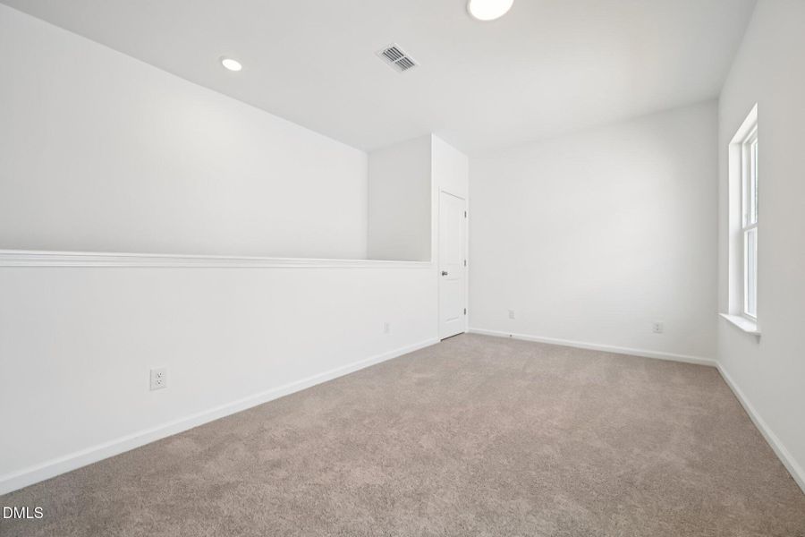 28-web-or-mls-Emeline Wy-S2402-028