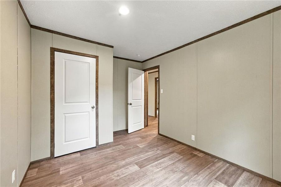 Spacious, unfurnished interior of a new home in , Clarkesville (Image 19).