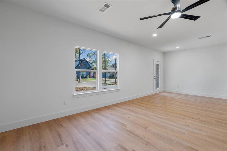 Spacious, unfurnished interior of a new home in , Dallas (Image 23). Spacious, unfurnished interior of a new home in , Dallas (Image 23).