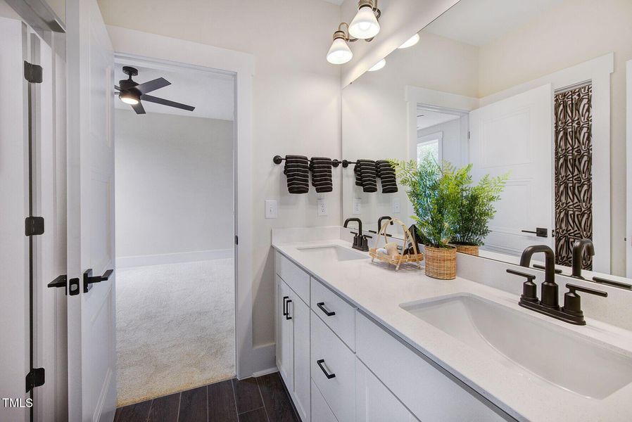 Low_Resolution_JPG-MDWF-0015-00_Kayleen Low_Resolution_JPG-MDWF-0015-00_Kayleen