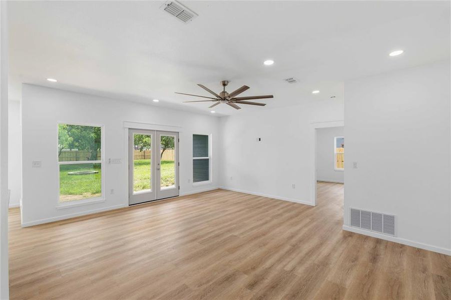 Spacious, unfurnished interior of a new home in , Brownwood (Image 13).