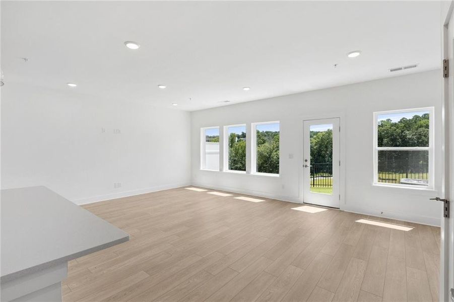 Spacious, unfurnished interior of a new home in Grandview Terrace, Canton (Image 15).