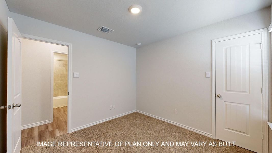 Spacious, unfurnished interior of a new home in Three Creeks - Colt Creek, Belton (Image 25).