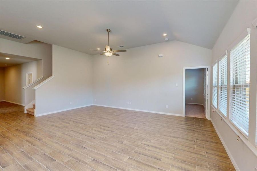 Spacious, unfurnished interior of a new home in Mobberly Farms, Pilot Point (Image 26).