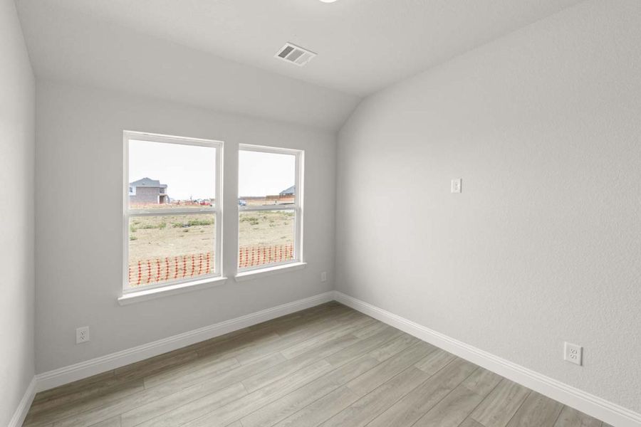 Spacious, unfurnished interior of a new home in Creekview Meadows, Pilot Point (Image 18).