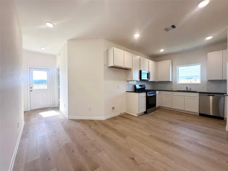 Image 14 of a home in Colony at Pinehurst. Image 14 of a home in Colony at Pinehurst.