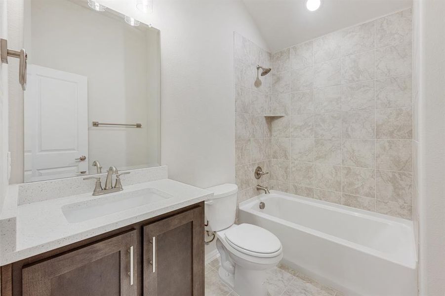 Furnished interior view inside a new home in Liberty, Melissa (Image 10).